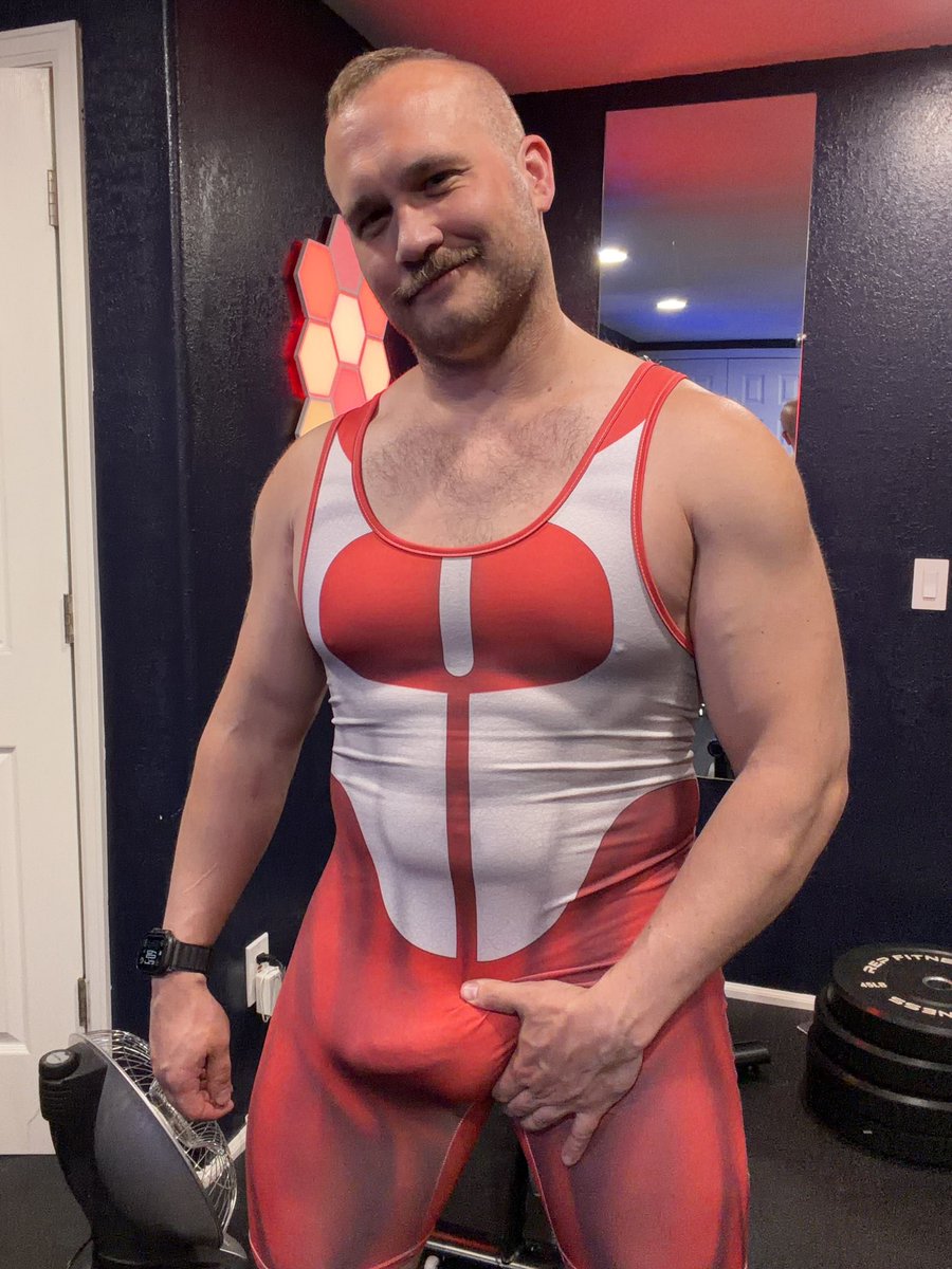 itstheraybear's tweet photo. Cardio done for the day 😈 https://t.co/ituAfx8ilc