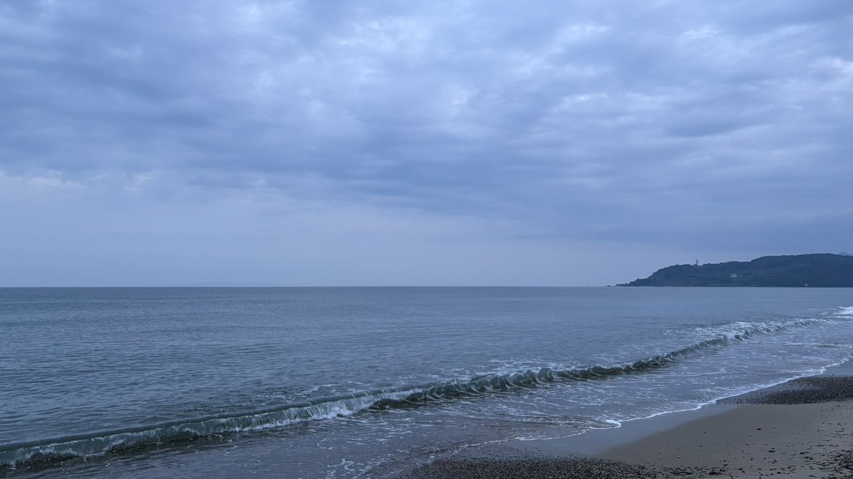 alwaysbewith__u's tweet photo. 釣りを楽しんでいたら砂に車がスタックしてたから助けてあげることになって汗2リットルかいた https://t.co/8iunZX0wEE