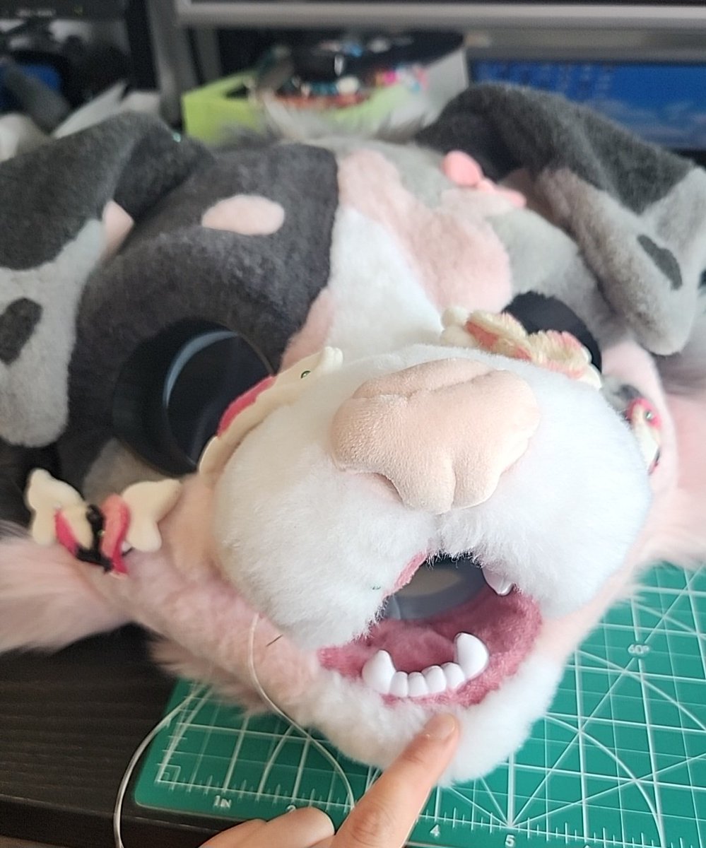 Fever_dreamless's tweet photo. She's coming along 🐶🌸

#fursuit #furry #fursuitmaker https://t.co/hvus3K7qLe