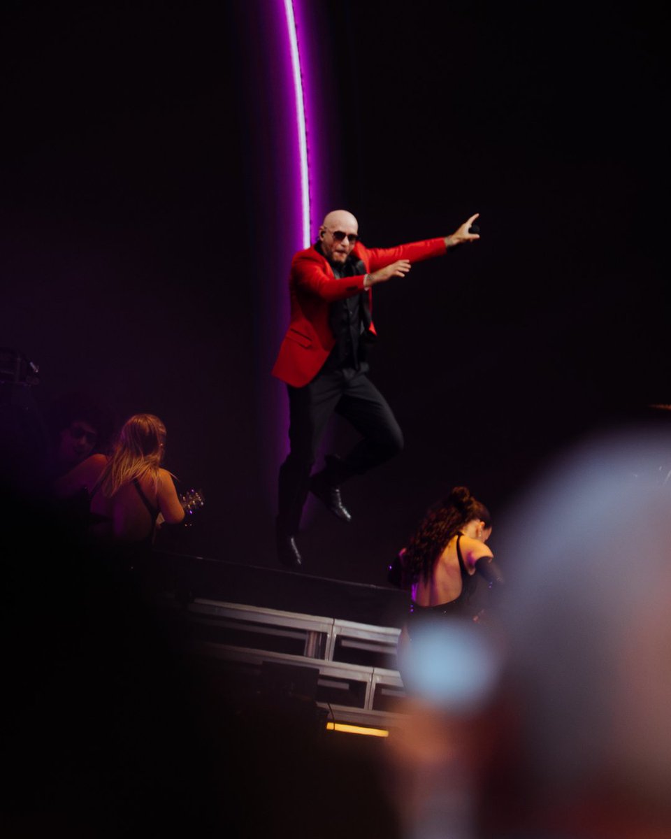 BSTHydePark's tweet photo. TIME OF OUR LIVES 🙌

Gracias, @pitbull ❤️ https://t.co/yIweYtqbvS