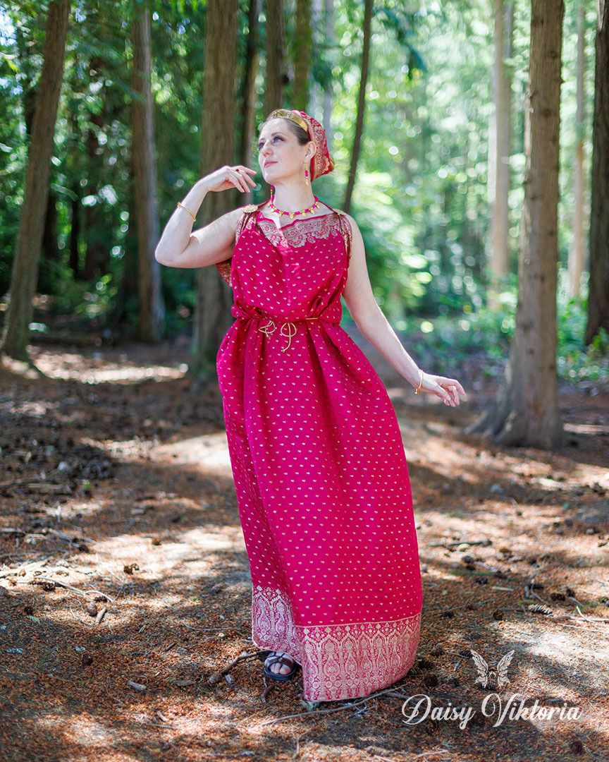 daisyviktoria's tweet photo. I've edited a video about this ancient Greek look! It just went live for Patrons, and it will be public soon! :) 
This was made from a silk sari, and it's my favorite color!

#ancient #greek #mysca #renfaire #fashionhistory https://t.co/ytYxpeuRJI