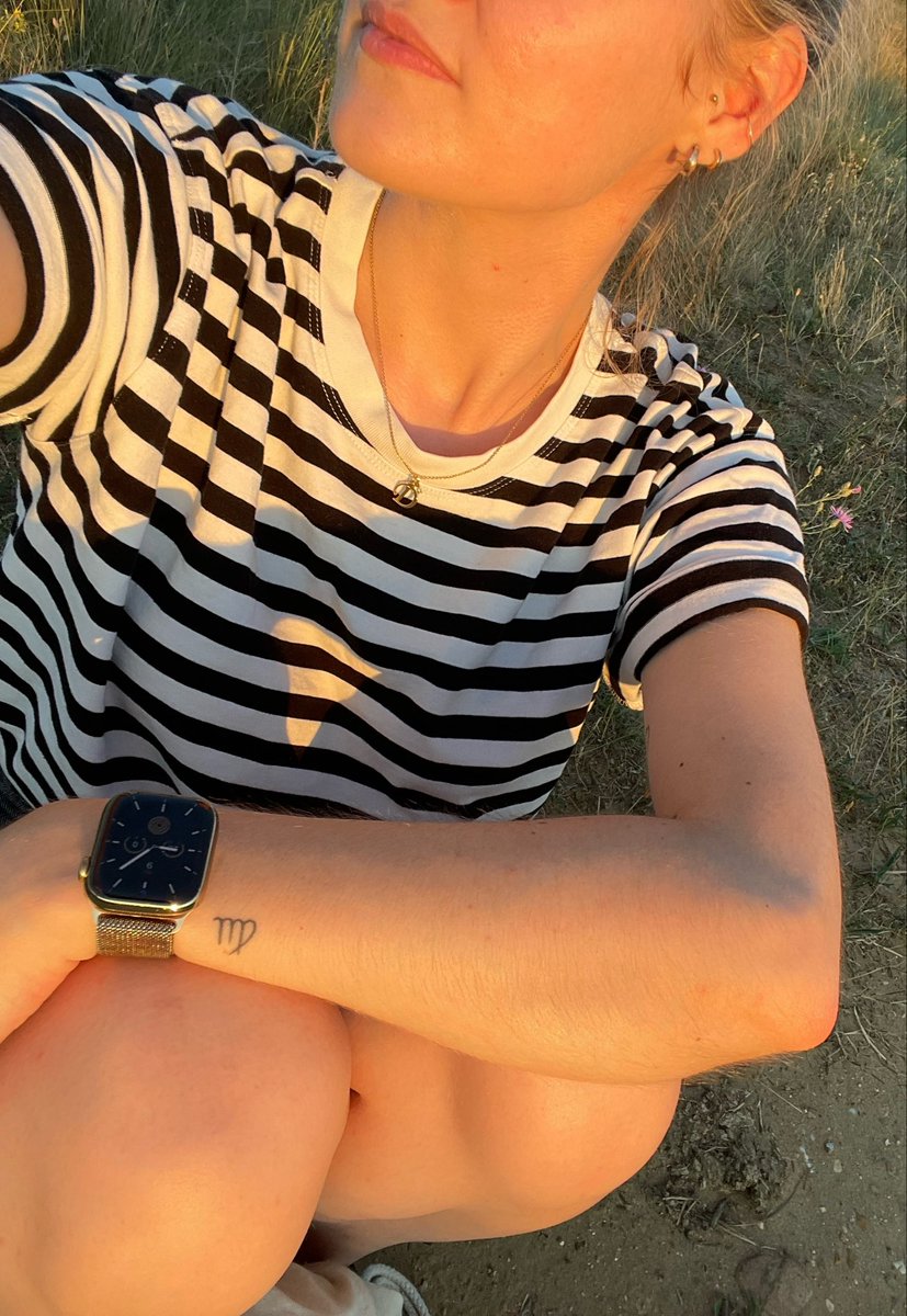 manicinterlude's tweet photo. yesterday i walked 10k steps and watched the sunset https://t.co/watWjsVBa7