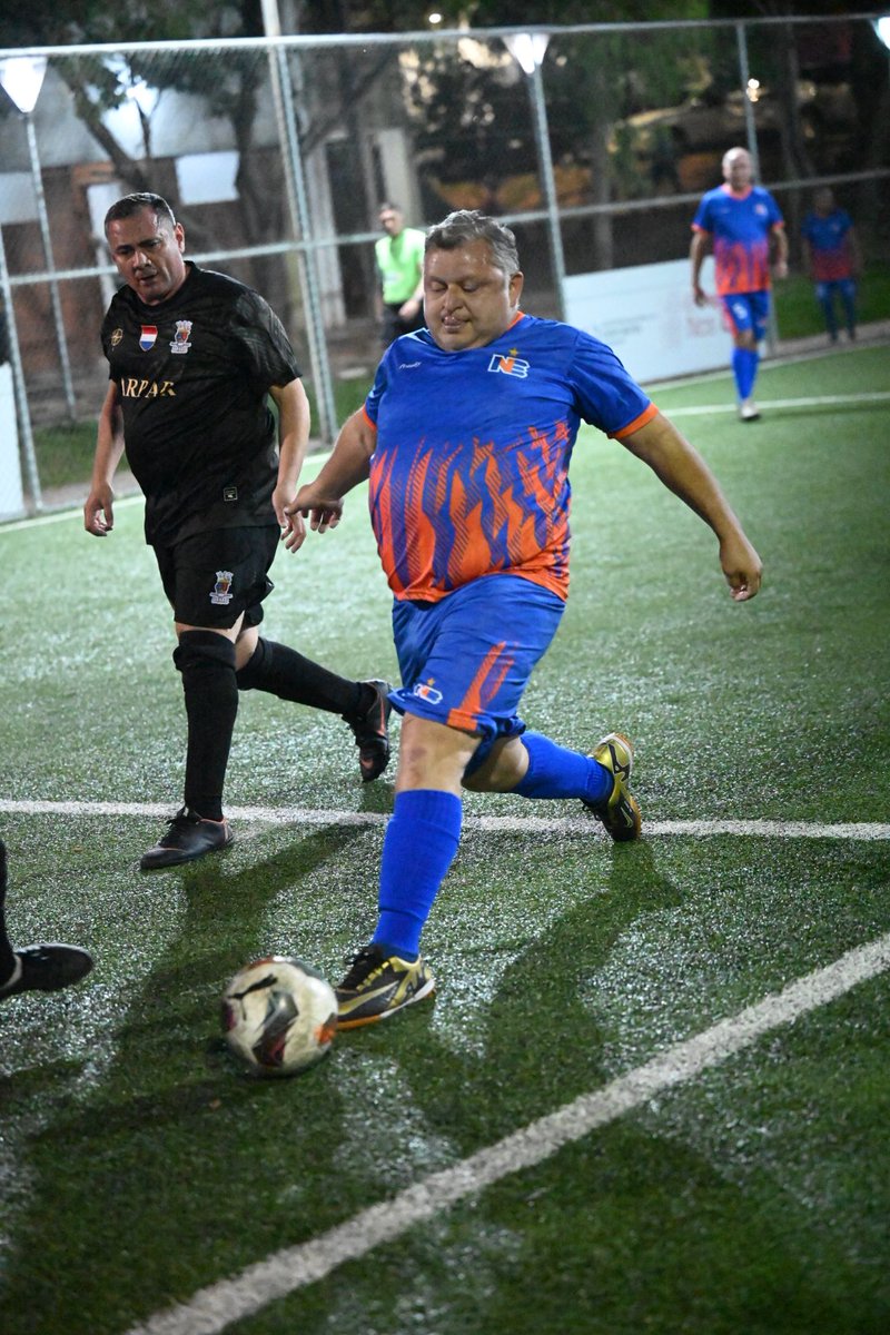 sndpy's tweet photo. #Institucional🏛 • Competencia no apta para cardíacos⚽️

El interinstitucional de funcionarios públicos va llegando a su fin con una fecha más🔝

Deslizá y fijate en el resumen de hoy💪🏼🎖

#ElDeporteNosUne🤝🏻 https://t.co/XxXv5A2GRq