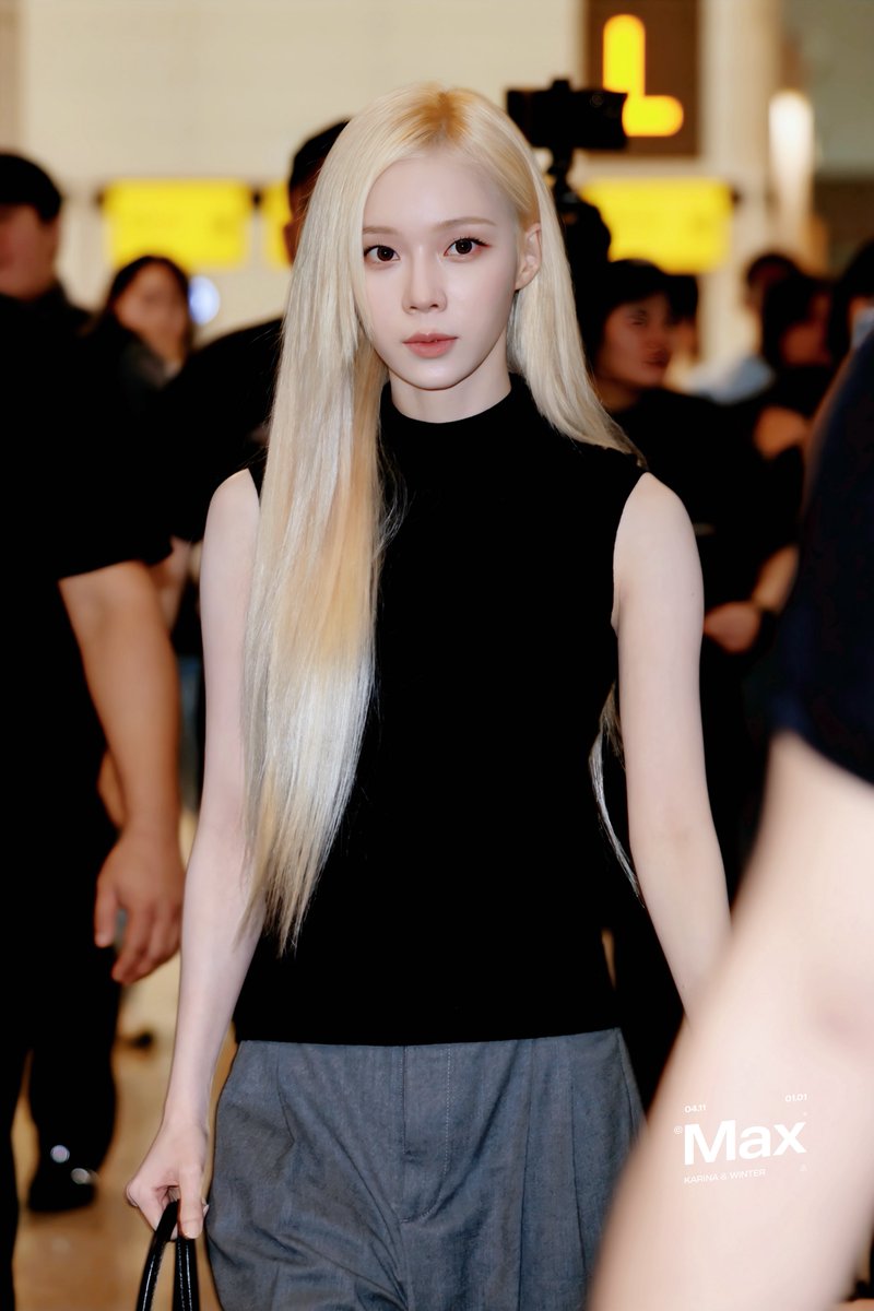 WINTERMAXX_'s tweet photo. 260711  ICN✈️

#aespa #æspa #에스파 #エスパ #ウィンター #WINTER #민정 #金旼炡 #윈터 #冬子 https://t.co/vcqMzHtxRJ