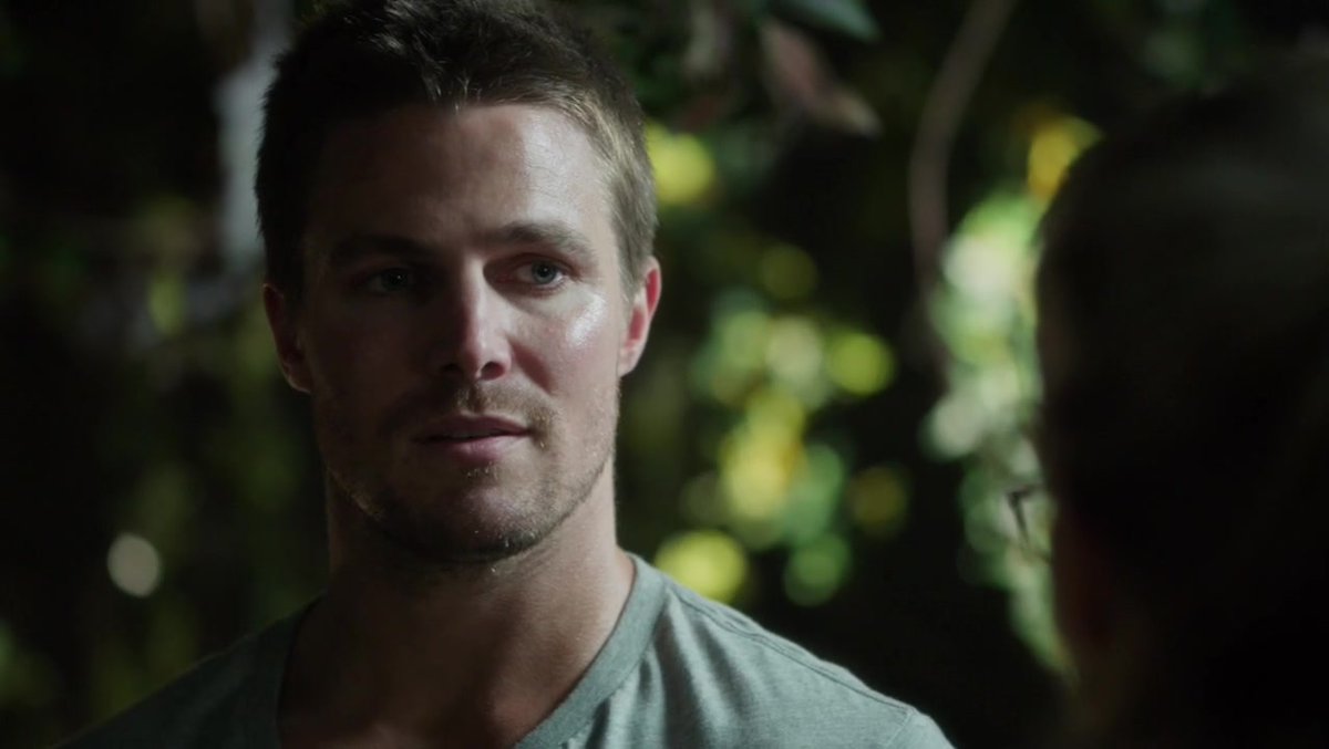 chancletas07's tweet photo. whether on an island or in a boardroom 
Olicity😍 https://t.co/0IvdQBLMVt