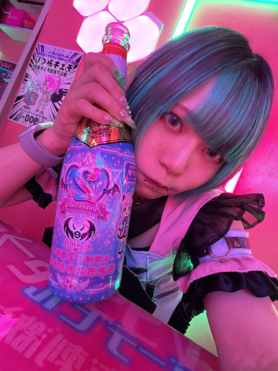 meme_emit's tweet photo. 朝方オリシャン🩵🩷
今日は自分低パフォーマンスでしたが最後に救われた😇神様と呼ぼう。
 #コンカフェ #自撮り界隈 #いいね返し https://t.co/bvnAlnJggs