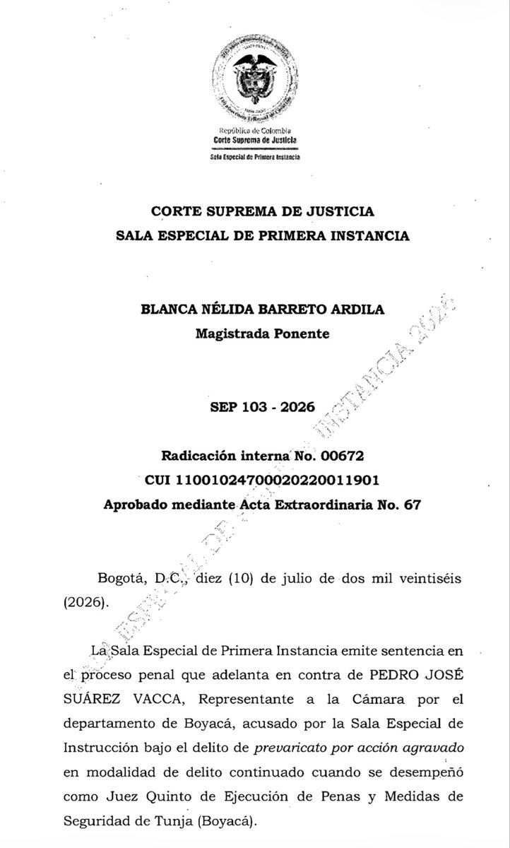 ricarospina's tweet photo. Atención: La @CorteSupremaJ condenó en primera instancia al representante a la Cámara Pedro José @suarezvacca a una pena de cinco años y ocho meses de cárcel por el delito de prevaricato por acción agravado, relacionado con las irregularidades en las que incurrió al darle casa por cárcel a una persona condenada por narcotráfico, siendo juez de Tunja. Suárez  Vacca es recordado por haber ordenado de manera muy polémica en 2003, la libertad de Gilberto y Miguel Rodríguez Orejuela, capos del cartel de Cali. Vía @BluRadioCo