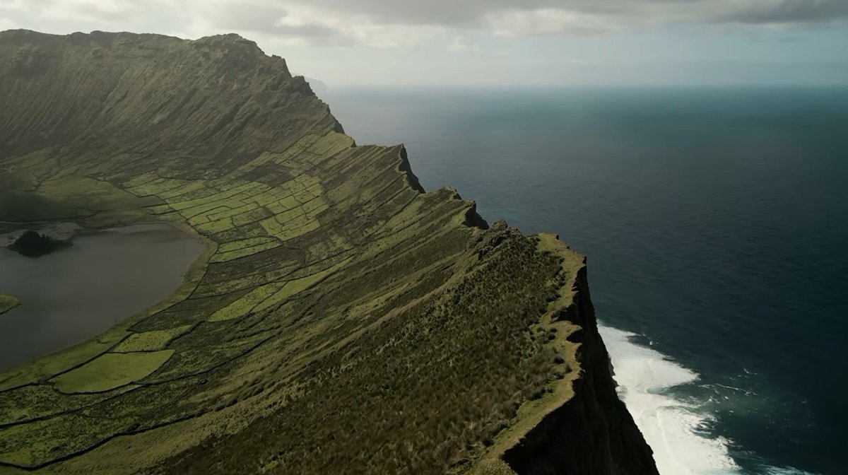 Chronocivilis's tweet photo. Europe's Most Remote Island Village (400 people live here) called Corvo Island
The island of Corvo as seen from the Corvo-Flores Channel (a 20 km wide strait in the Azores).
#Corvo #Azores #Europe #YouTube
https://t.co/NrAKL4cAk8 https://t.co/HoeRcA9JuH
