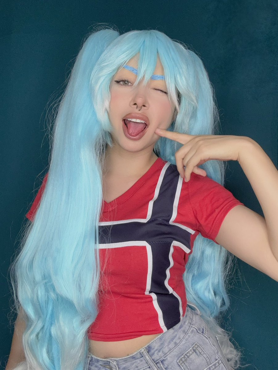 Amatesaurius's tweet photo. ¿Cómo así que ahora Noruega tiene la custodia de Miku? 👀🇳🇴 https://t.co/bwvi3iXOSr