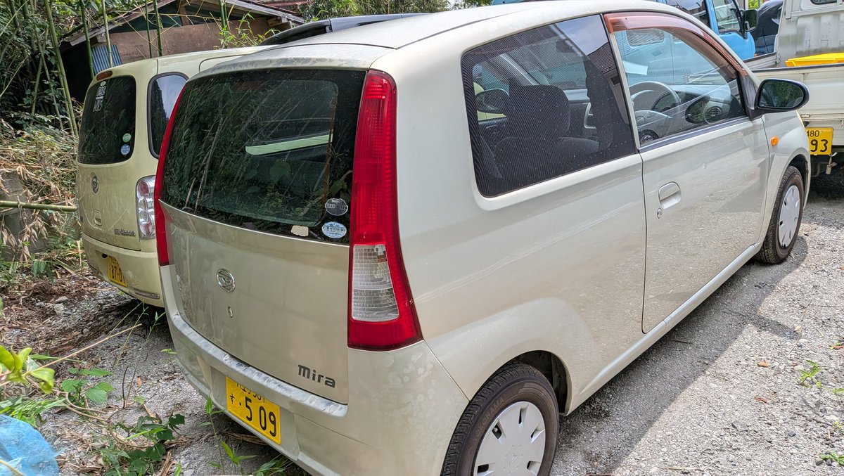 HPK_sys_sol's tweet photo. ボロいけど2万キロ超えたバッカリ
L250S ミラ  5MT
外装ボロい
内装きれい

20万

間違って落札しちゃったから誰か買って
やすくします

#車売ります https://t.co/Nwmybyn5fm