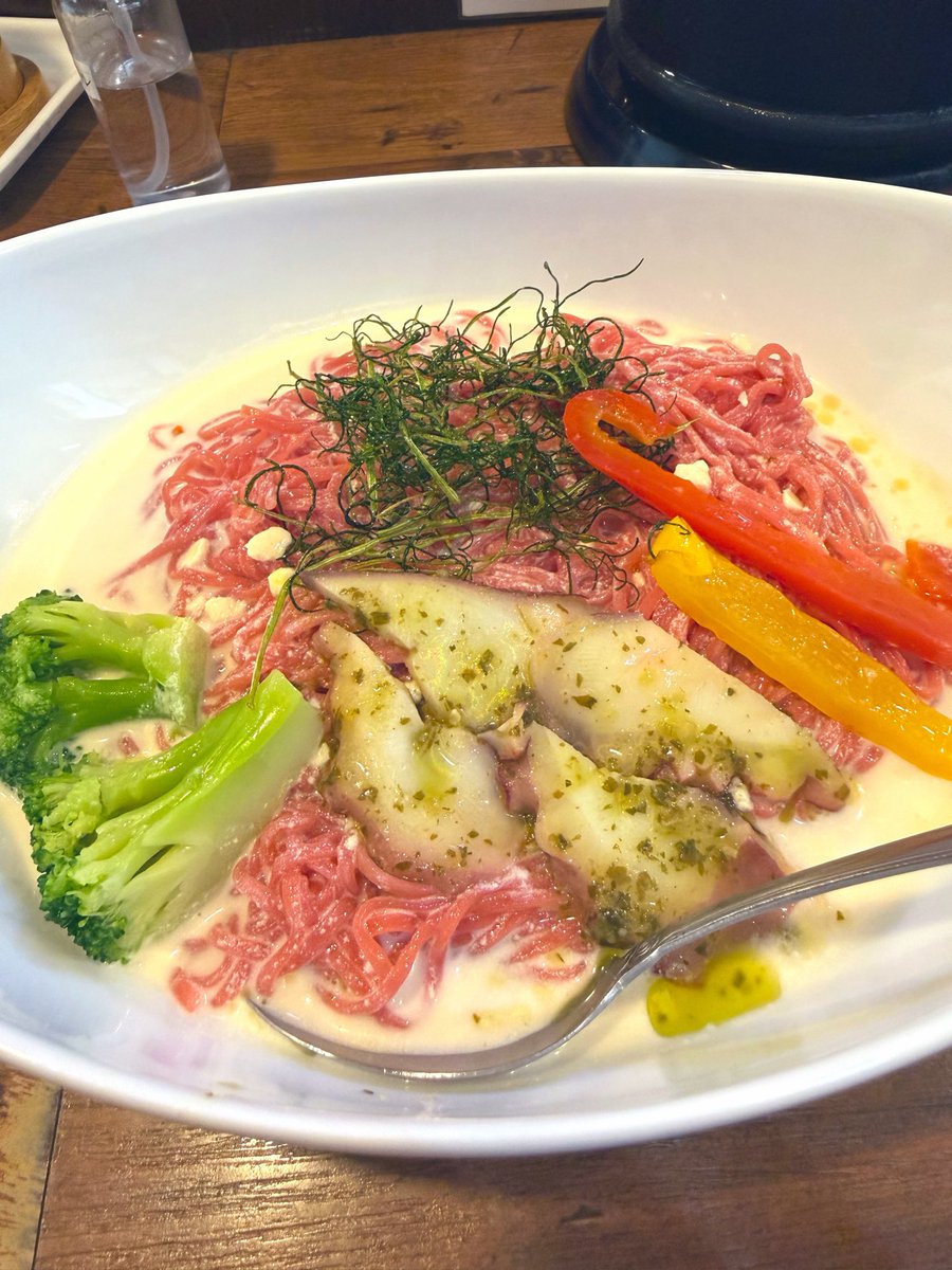 bakky_'s tweet photo. お仕事終了〜おつかれちゃん( ´ ▽ ` )ﾉ休日出勤のご褒美ランチは太陽のトマト麺だよね〜☀️🍅🍜今年は冷やし麺が5種もあって今日はタコバジルのホワイトビスクにしました🐙🤭めっちゃうまし😋ごちそうさまでした🙏💕 https://t.co/vuSEX3zngK