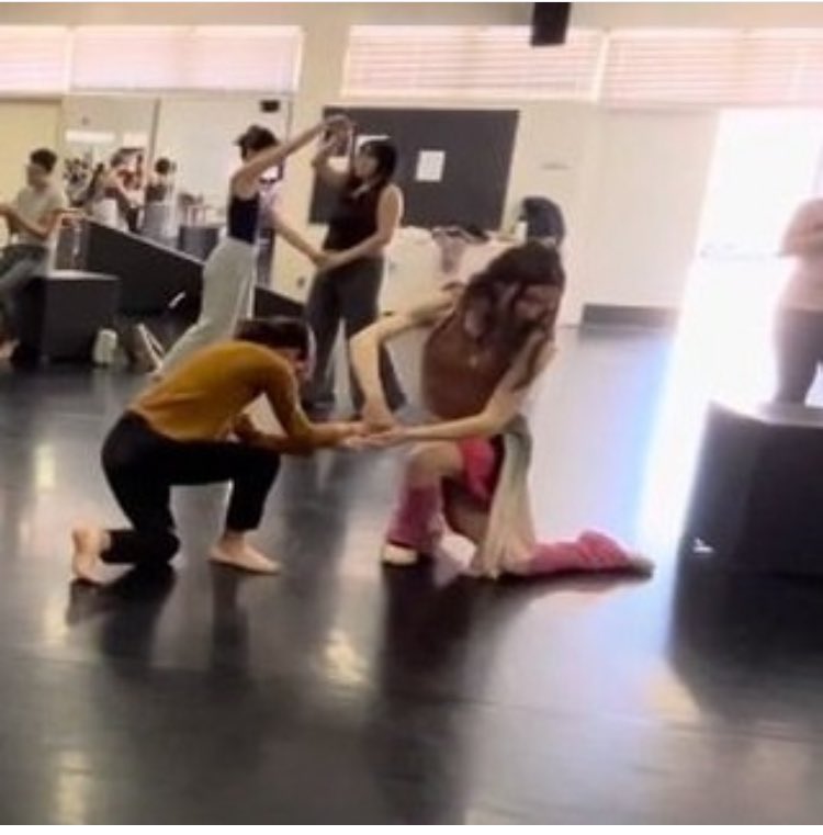 GirlNotAgain0's tweet photo. some dance flics just so this account has them ^.^ https://t.co/IhOLcnVbpx