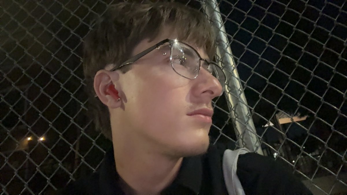 evan tweet media