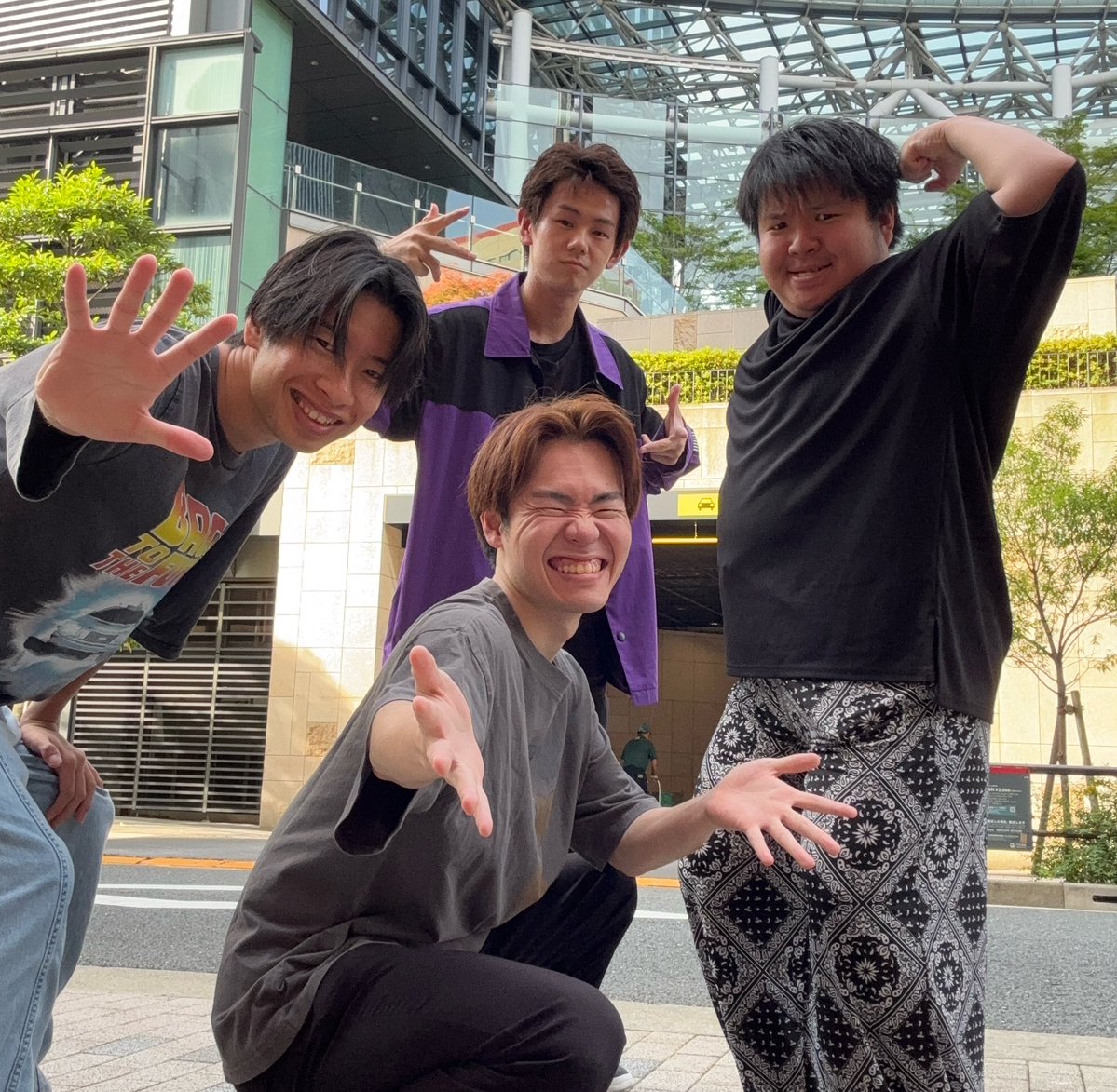 ryou0909zero's tweet photo. 今のどっちどっちステージ終わったら入口階段下辺りウロウロしてます！！
よかったら遊びに来てくださーい！
『モンドリ2日間でチャンネル登録者様何名増やせる！？』企画やっているので、まだゼロアビチャンネルを知らない方や登録していない方もぜひご一緒に✨✨

⬇︎ゼロアビYouTube新アイコン https://t.co/Rtkqvk1DjU