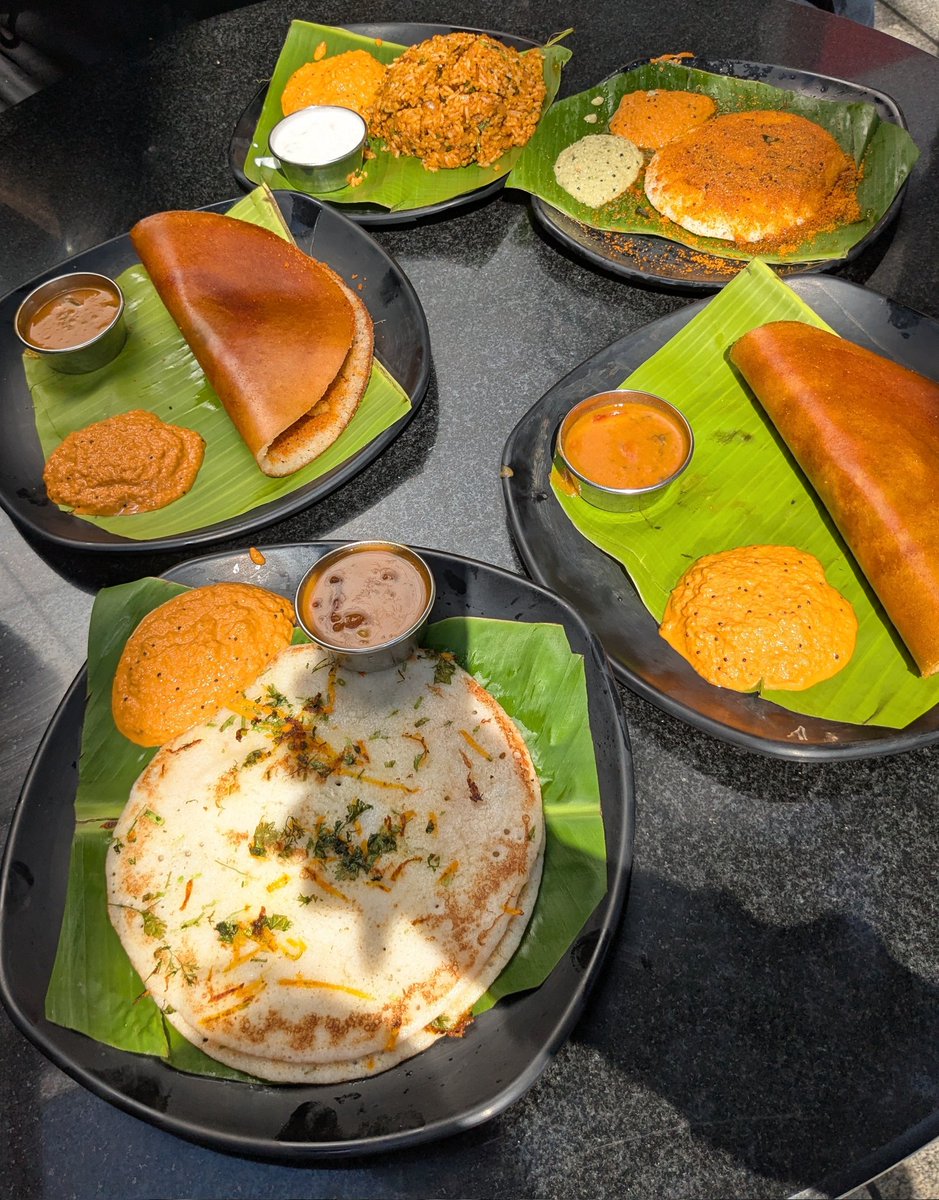 Pramodjoshi1111's tweet photo. Saturday morning at Rameshwaram Cafe, Pune. ☀️

Have you ever tried their Ghee Podi Masala Dosa?

If yes, what's your rating out of 10? https://t.co/tpYBMESofA