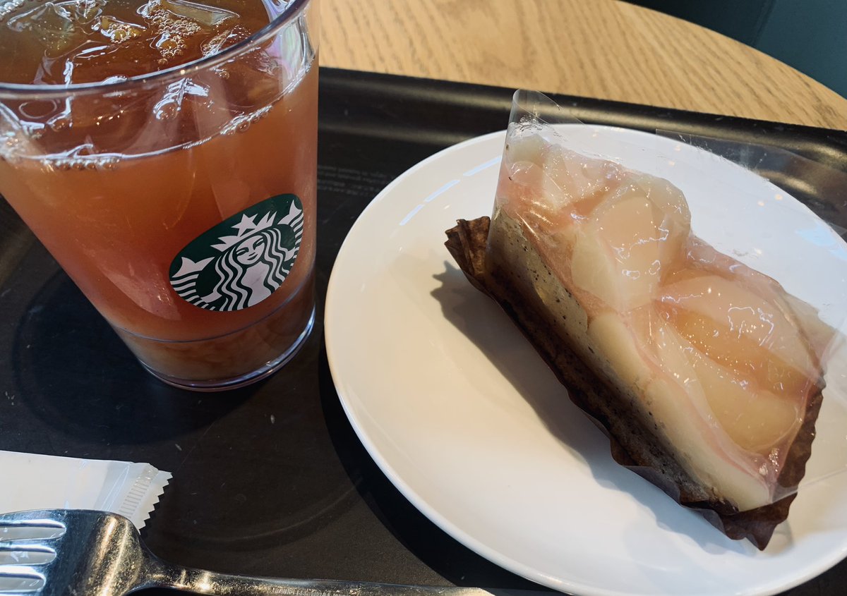 itigo_km's tweet photo. 🍑です！！スタバの桃は今期初！！美容院行く前にしばし休憩 https://t.co/ezSLxflw78