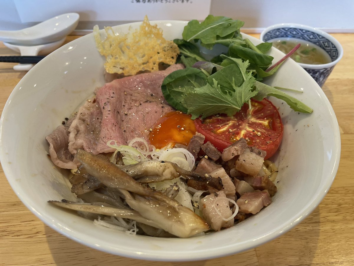 guren101010's tweet photo. 『中華そば ひしお』

7周年限定　短角牛の油そば しゃも清湯付き＋🍚🍚

この漢、無類の㊗️7週年㊗️好きである🥰

㊗️7周年👏
油そば史上No.1️⃣出た
短角牛の脂の旨味よ
TPも抜かりなし
🍚が止まらねー
思わず🍚おかわり
またやってくんねーかな🥹

どんとこい！ https://t.co/WBcw6RYVP8