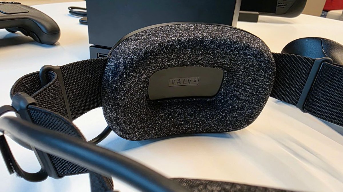 noobfeed's tweet photo. #IntoTheBlack became the first standalone VR title to receive #SteamFrame's verified compatibility badge. #gaming #hardware https://t.co/oTgoGvuq8q https://t.co/IvDnEjpqan