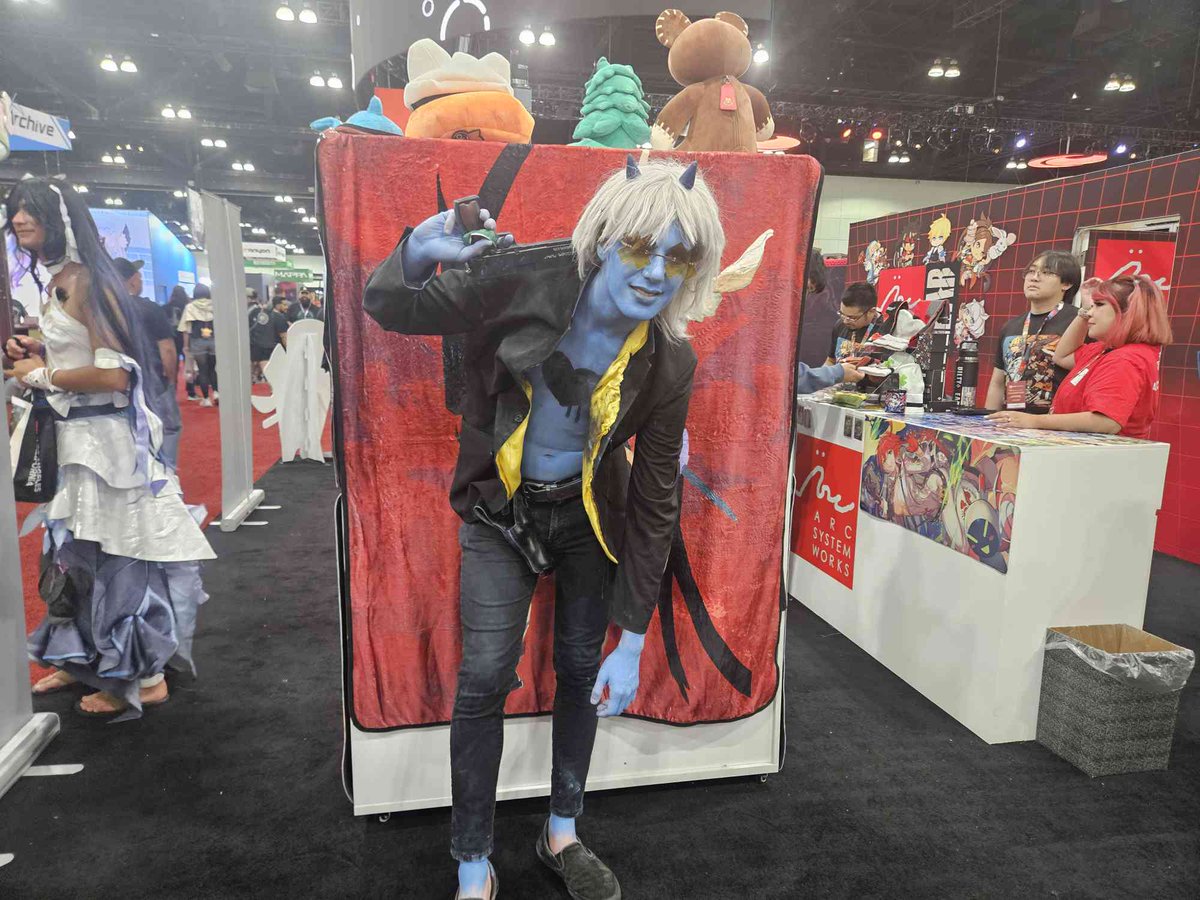 Readtobewritten's tweet photo. I forgot to post my Happy Chaos cosplay pictures!! Got to meet David Forseth, the baddest guy ever!! 

Thank you to everyone at the Arcsys booth &amp; the Guilty Gear meetup for being so kind!! https://t.co/JC2RFcYPdN
