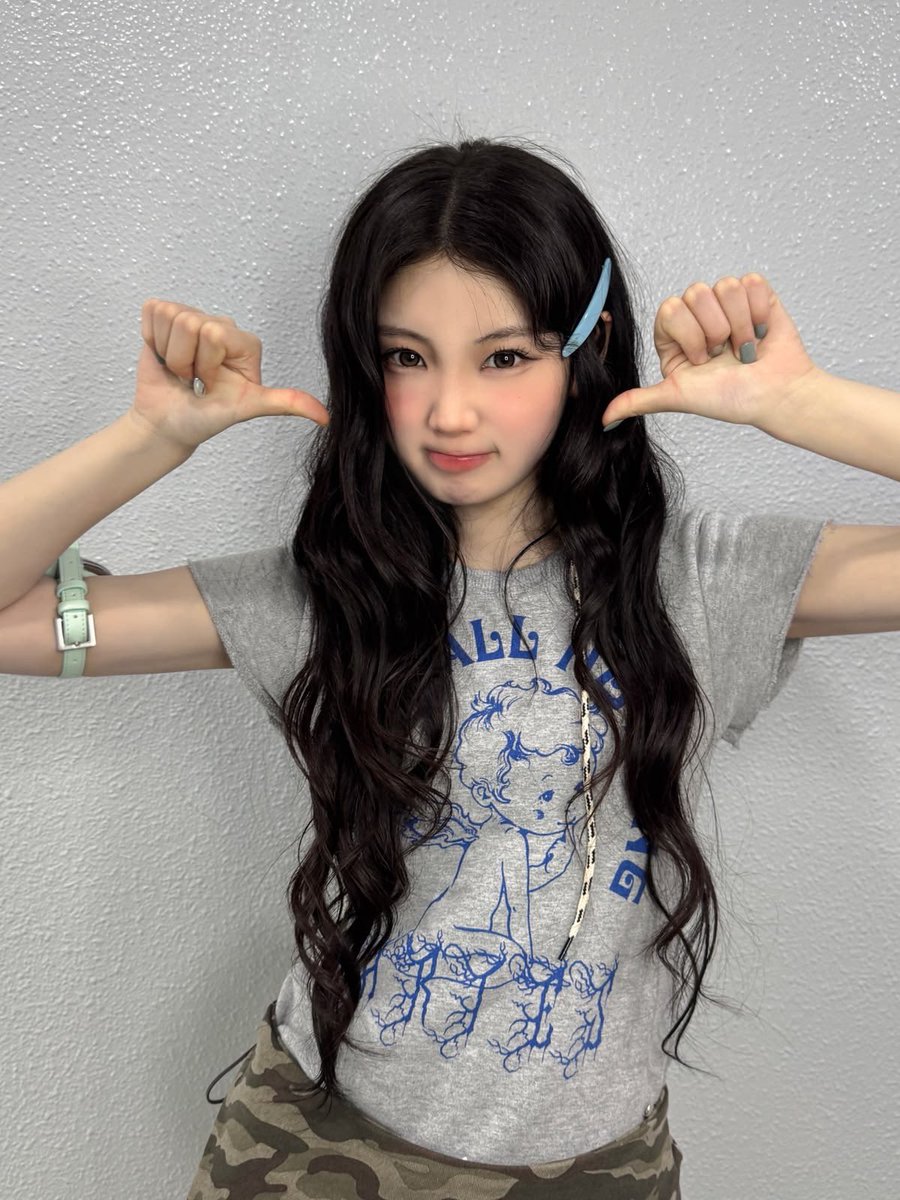 mooizers's tweet photo. how does pinterest see you? 💓

ᥫ✿ kpop idol
ᥫ✿ manga cover
ᥫ✿ song lyrics
ᥫ✿ animal

omg wonhee 😭😭 https://t.co/MB3iFIBJQv