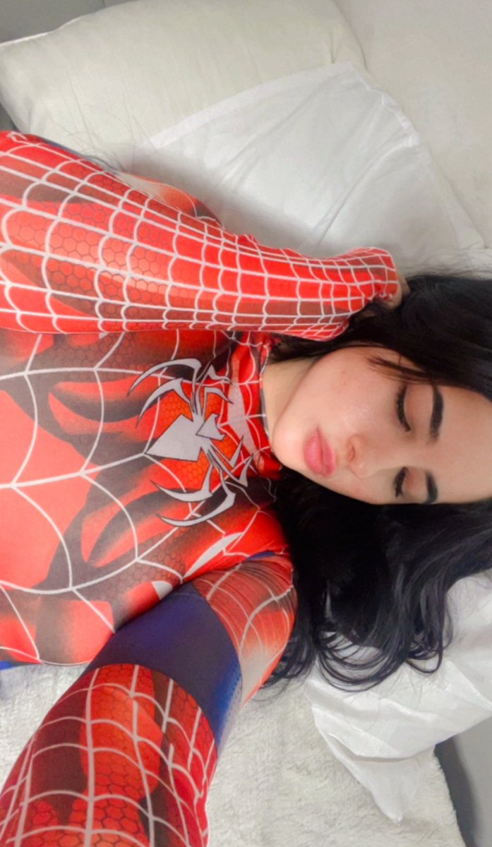 madyblood's tweet photo. Yo si me quedaría con el que me hiciera galletas con leche https://t.co/YWGkcnxE6R
