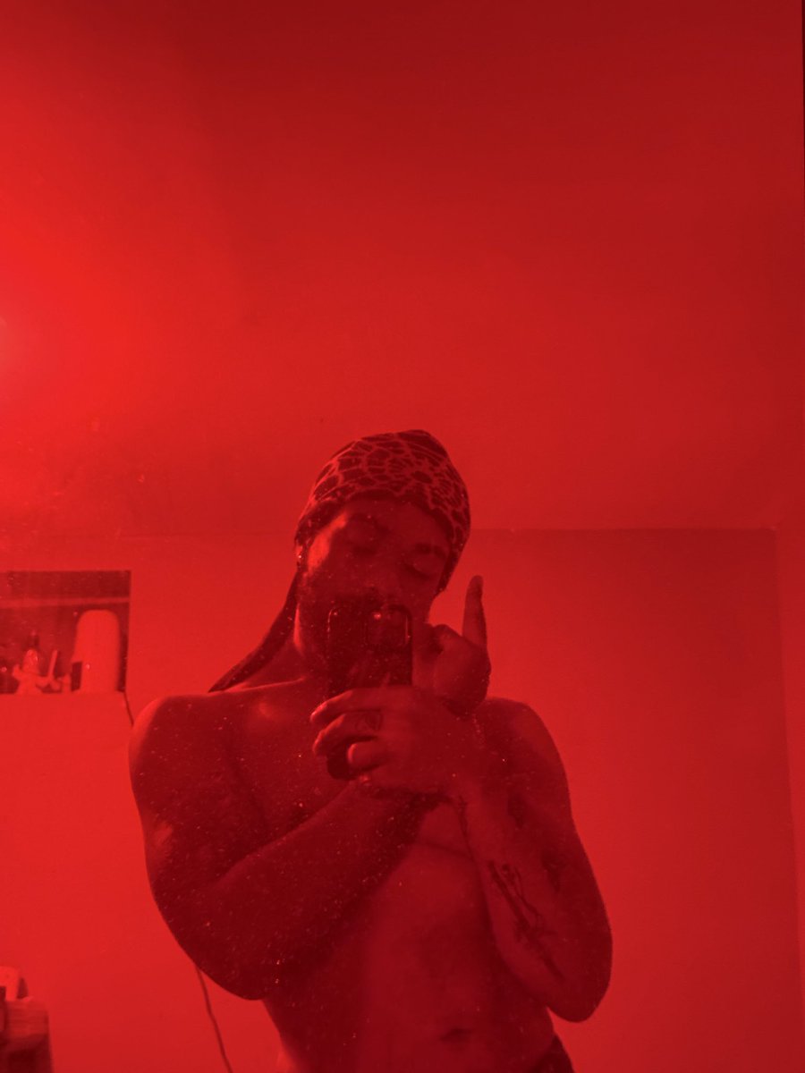 believerinsin's tweet photo. Drunk pics https://t.co/Kj62u8uTwZ