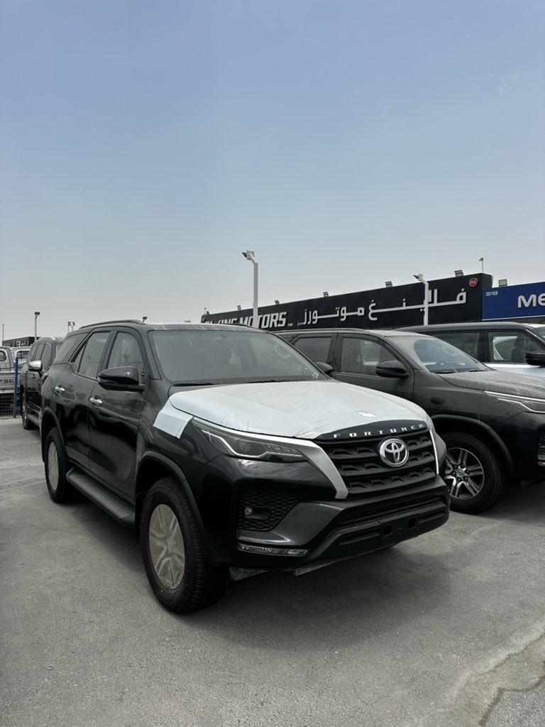 FrankDoe101's tweet photo. 2026 Toyota Fortuner 
Brand New ( Tear Tubber ) 😂✌🏾
Buying
Shipping 🚢 
Clearing 
PRICE — 615k to your doorstep in Ghana 

Great deals coming up … 
Put me on guys 

#YourCarGuy 🚘🕺🏽
#YourDubaiCarGuy 🇦🇪🇬🇭 https://t.co/o4wZa4Phxa