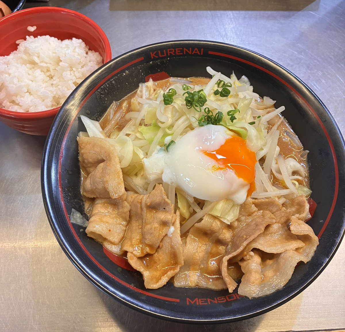 1230_mino's tweet photo. ジメジメ日和😕
国分寺の”紅”でがっつり😌
みそがっつりセット♪
スタミナ回復😊
#ランチ #国分寺駅 #紅 #みそらーめん https://t.co/O65J0t0Pzs