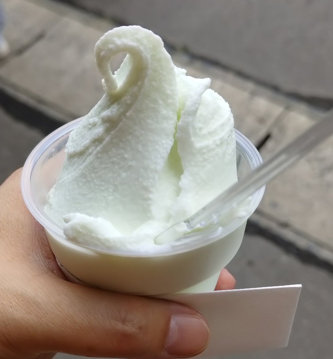 Kowake_Shadows's tweet photo. じゃん！「うみ」でしたー！
甘い中にほんのりしょっぱみがあるのが美味😋今日もじっとり暑いから、塩分もしっかりとっていきます😆（摂りすぎ注意） https://t.co/Qp6QLt7rOk
