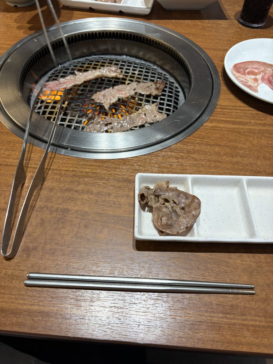 voldemort_1210's tweet photo. 昼から焼肉🥩🔥 https://t.co/EUNrxKvVWZ