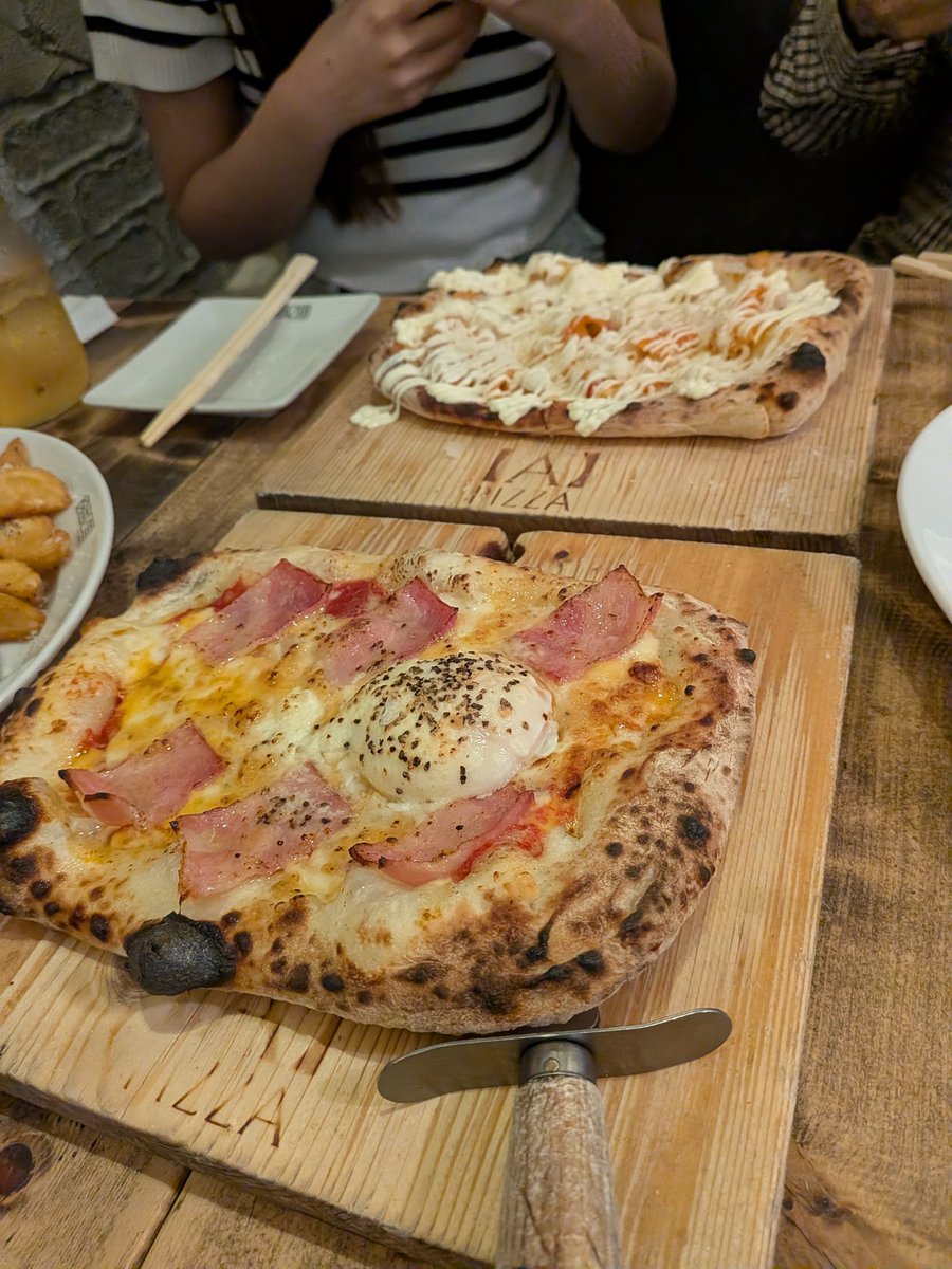 yofvlcriy's tweet photo. 昨日大阪でvs全員見て今もう埼玉居ます怖いです　公演ないのにご飯のために集まってくれる女神達のおかげで美味し楽しい夜を過ごせました感謝感謝 https://t.co/JtW1IqKq4u
