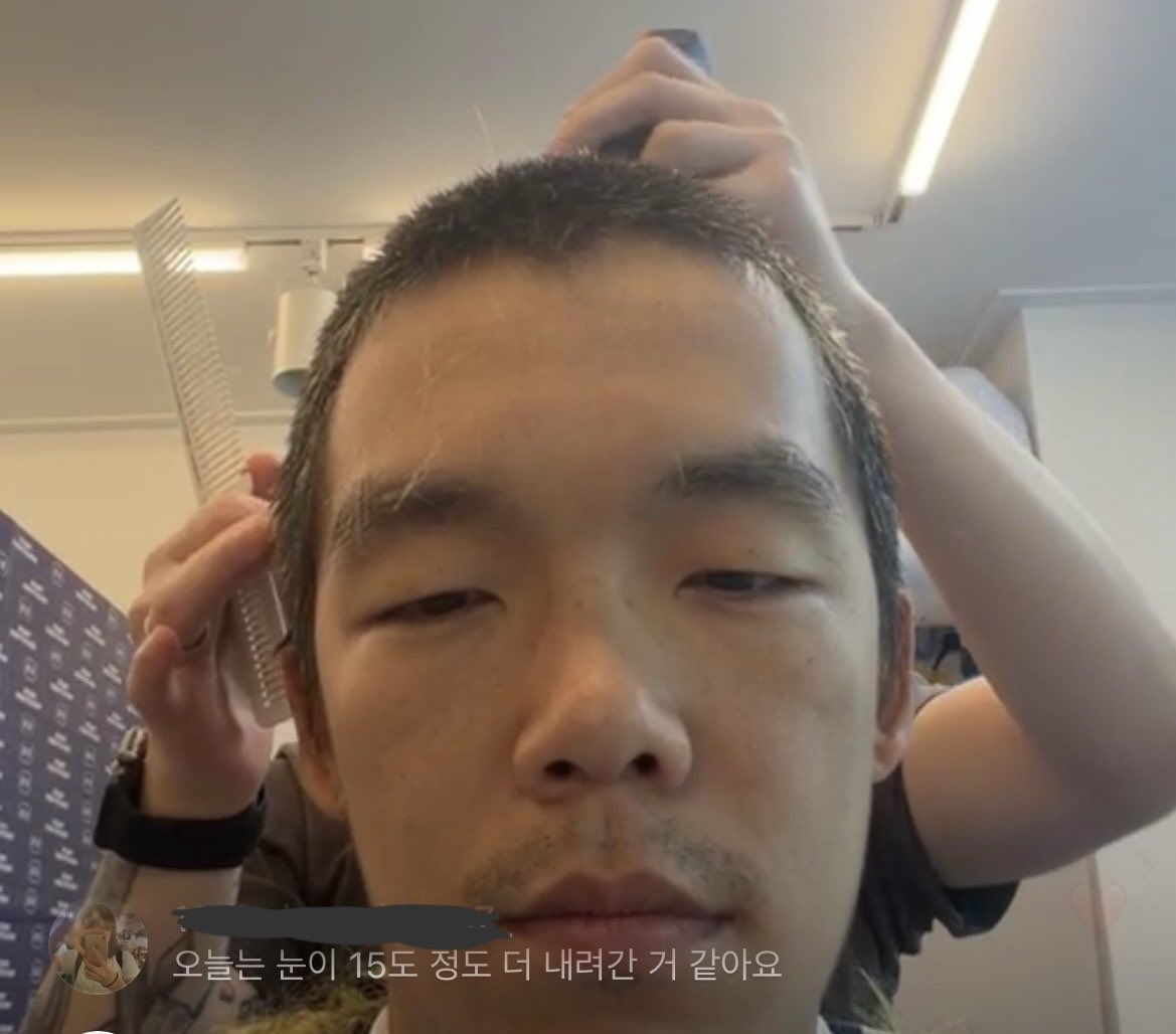 agahatnimm's tweet photo. 진짜존나웃기네아

“오늘 눈이 15도 정도 더 내려간것 같아요” https://t.co/e1Rjut44Pb