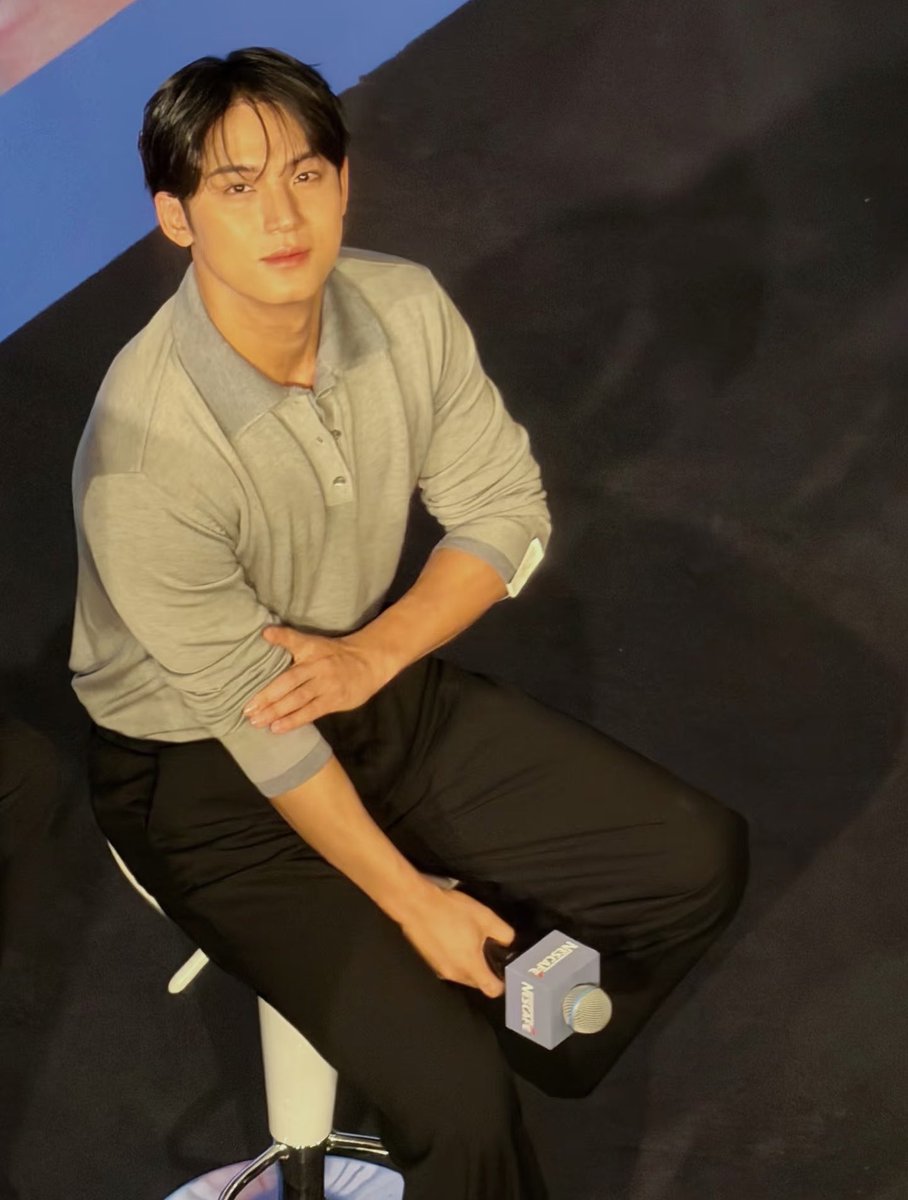 min9yudon's tweet photo. mingyu today 🩶 https://t.co/at9cj9gPBY