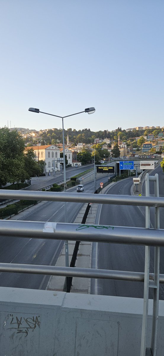 enediryani's tweet photo. İzmir deyimdir. https://t.co/FKFIUAYUsb