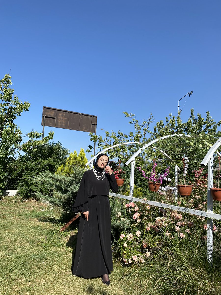 selmete_dncc's tweet photo. Sade ama şık🖤 https://t.co/CsHEkNI7Ox