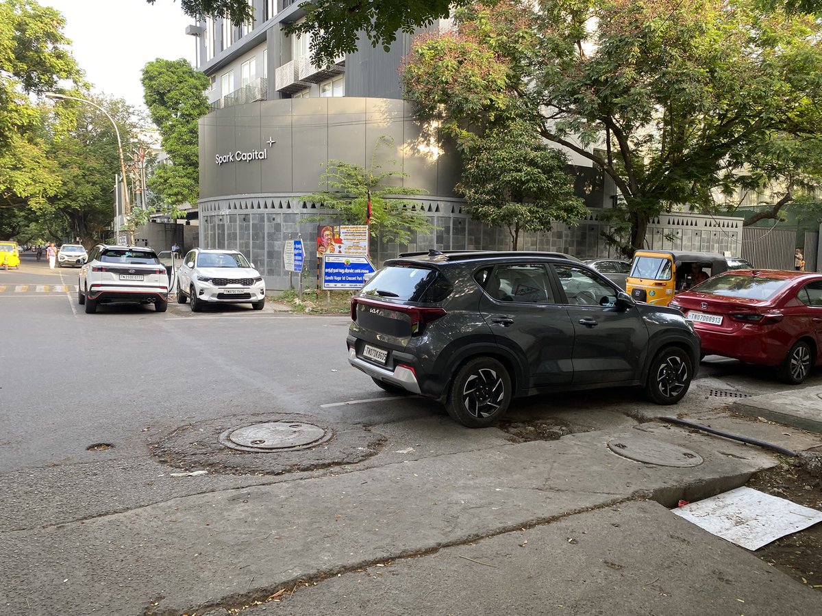 vchinnikrishnan's tweet photo. @ChennaiTraffic 

Parking Obstruction- Parked dangerously at road junction endangering safety of other road users

TN 23 DE 0777; TN 07 DC 1534 ; TN 07 DK 8605

July 11 2026 7:05 AM

Gandhi Nagar 4th Main - 1st Crescent Park Jn (near Gandhi Nagar Club)

Adyar Chennai 600020 https://t.co/cHDmSPlYTC