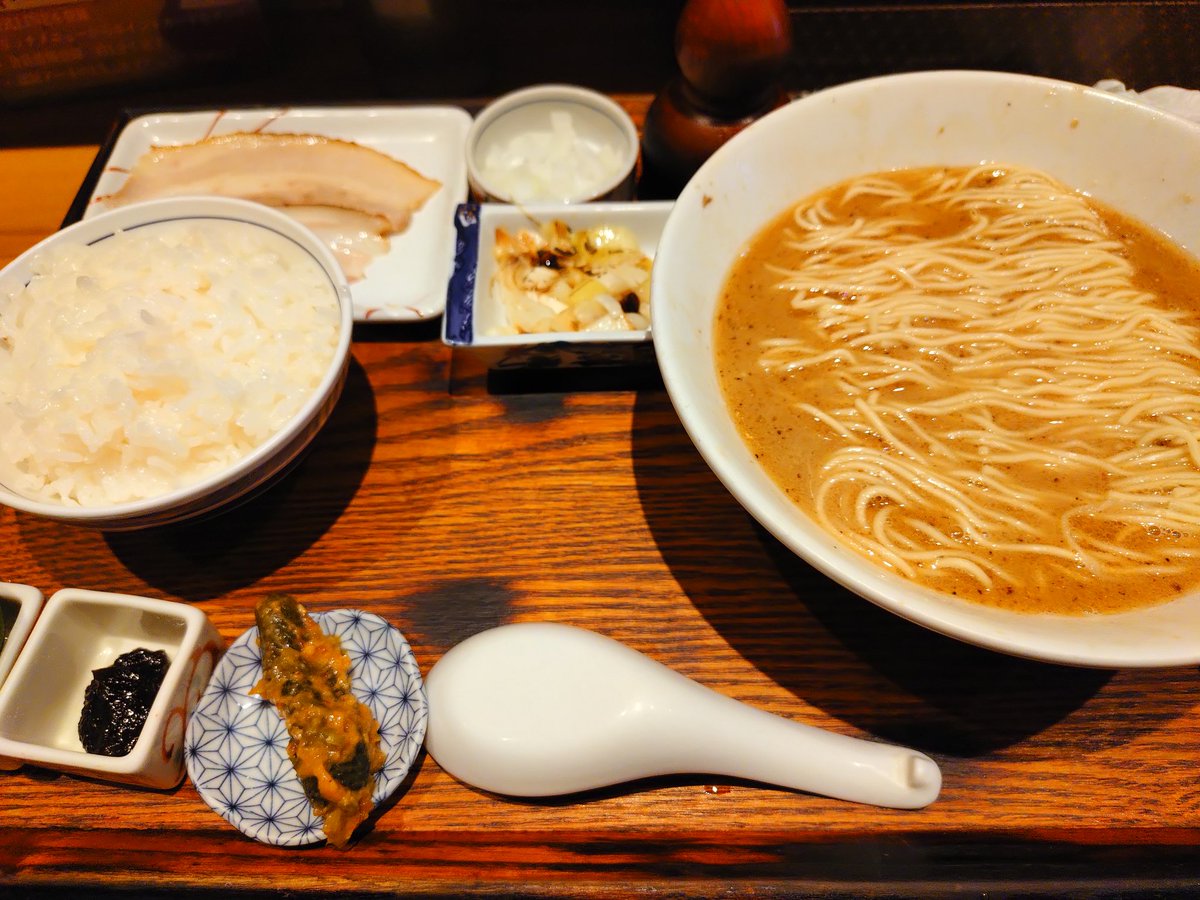 yatatoki's tweet photo. ラーメンの日なので https://t.co/BXkmuBniIc