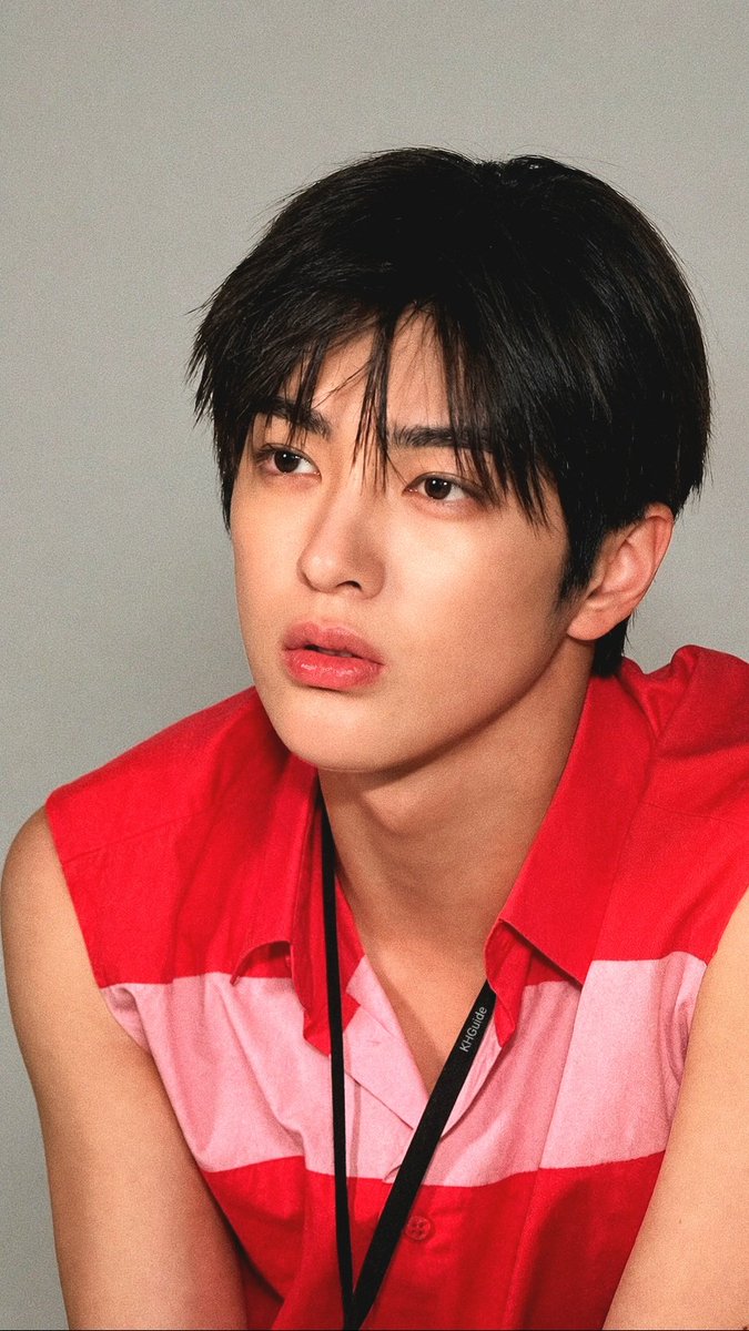 keonhoguide's tweet photo. #KEONHO #건호 ; 𝑷𝒖𝒕 𝒀𝒐𝒖𝒓 𝑷𝒉𝒐𝒏𝒆 𝑫𝒐𝒘𝒏 📸 https://t.co/Y5tccAtg0R