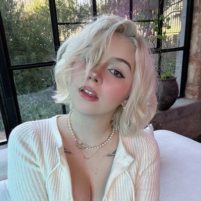 AailySelfies___'s tweet photo. https://t.co/dWCBCl09lR