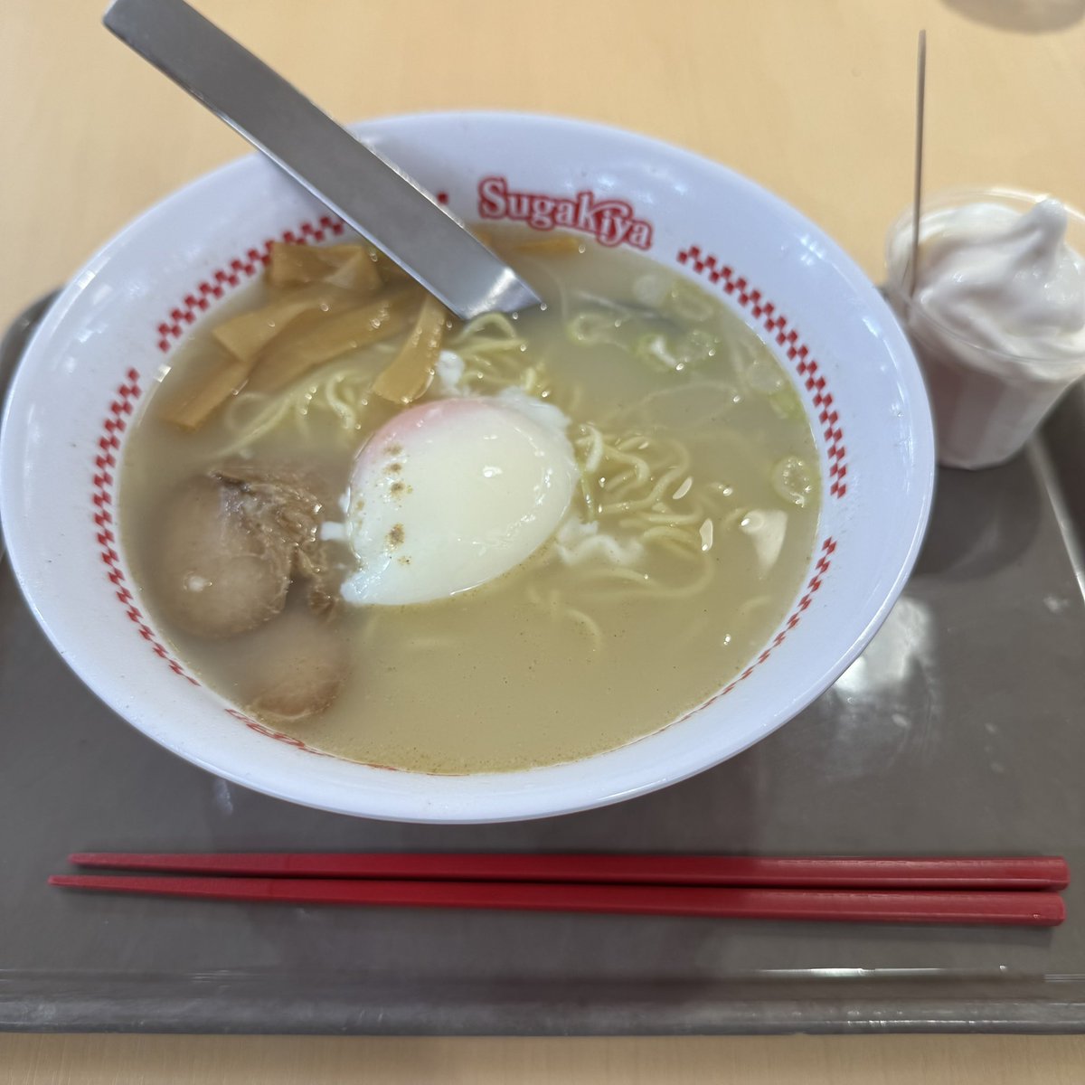 morizo1212's tweet photo. 今日はセブンイレブンの日は知っていたけど、車で移動中、ZIP FMでやたらとうま屋ラーメンのことを話してるなーと思って調べたら、今日はラーメンの日でもありました。

ということで、スガキヤラーメン^_^

#ラーメンの日
#愛知県民食
#スガキヤラーメン
#たまご入り https://t.co/4d1ALXYfA9