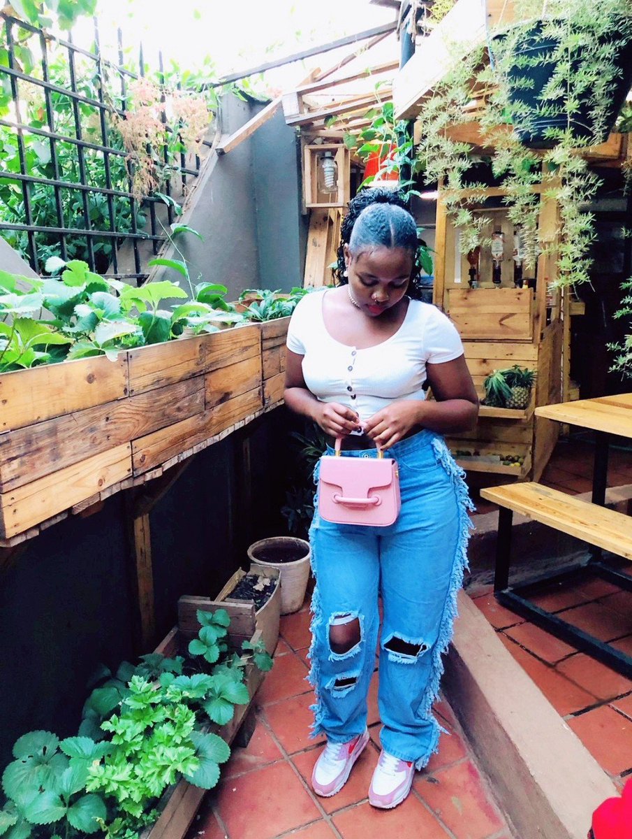 Pattymcute's tweet photo. GM 
It's weekend again🤩
Can i make real friends here? https://t.co/D5phdA03iZ