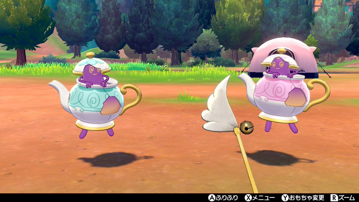 PeterNovelchan's tweet photo. ピンクのヤバチャ来た！
孵化なので贋作だけど、真作に匹敵する価値はある。
折角なので、割れたポットで進化させて通常色とツーショット。

#ポケモン剣盾 https://t.co/wHYycfztBE