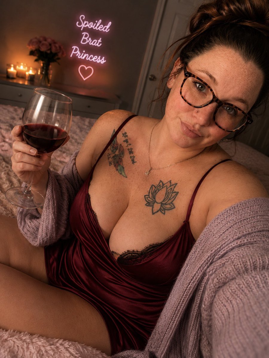 TheGoddessRoni1's tweet photo. The wine is poured, the candles are lit... now the only thing missing is a notification that says you've been generous. Good boys know how to make my night even better. 🍷💸✨ #findom #paypig #walletdrain #showmelove #emptyyourwallet https://t.co/nRbxYXFzHn