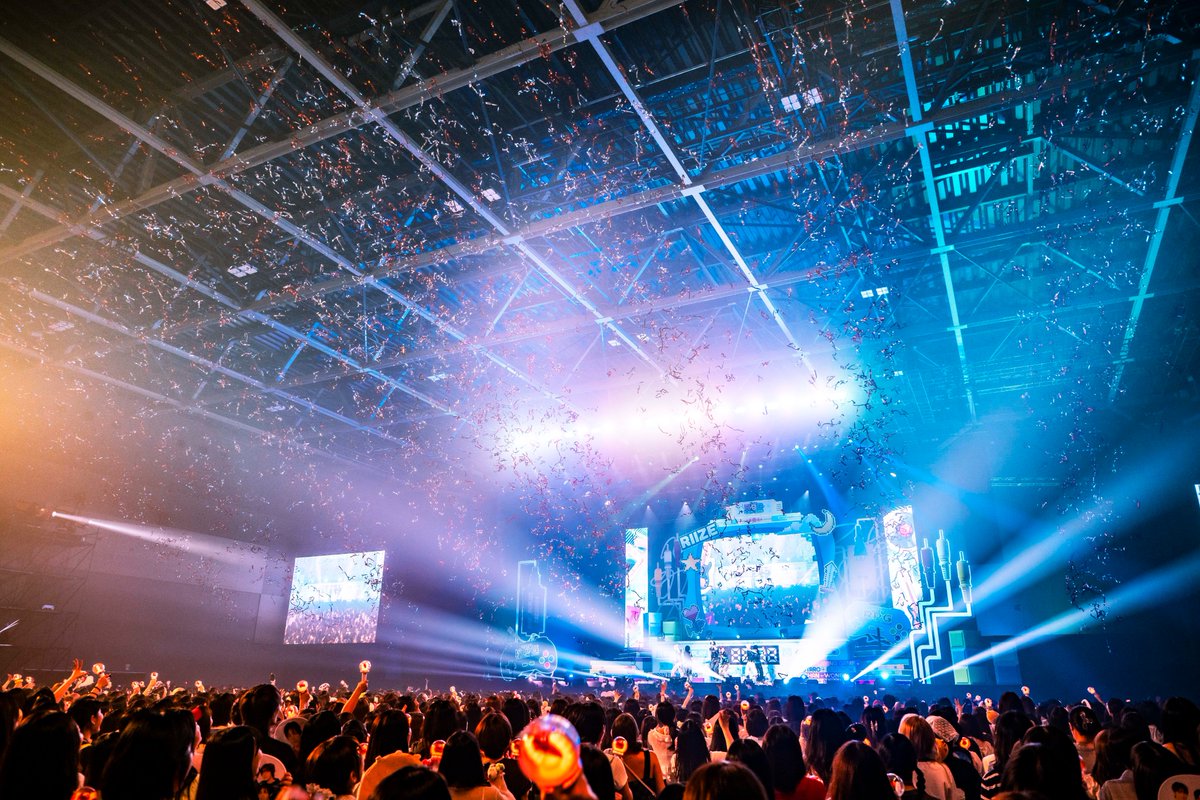 oricon's tweet photo. RIIZE、2度目日本ファンミーティング開催🎊
「Sunburst」を世界初披露

🔻ライブ写真到着📷
https://t.co/NxbhgxS6Be https://t.co/VTLttmqeH2