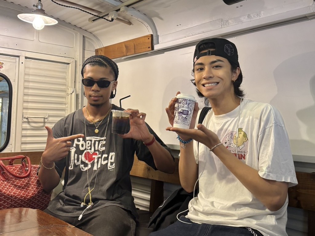 psyfe_official's tweet photo. [📸]

AMAZING COFFEE AICHI NAGOYA
訪問させていただきました✨

イオンモール大高での
リリースイベントでお待ちしてます🤝

┈┈┈
2nd ALBUM 『DIFFERENT』
https://t.co/Z28oeX55Kg
┈┈┈
"If You're Mine" Official Music Video
https://t.co/5fjy7TksWo
┈┈┈
 
@amazingcoffee__ #AMAZINGCOFFEE
#JIMMY #WEESA
#PSYCHICFEVER