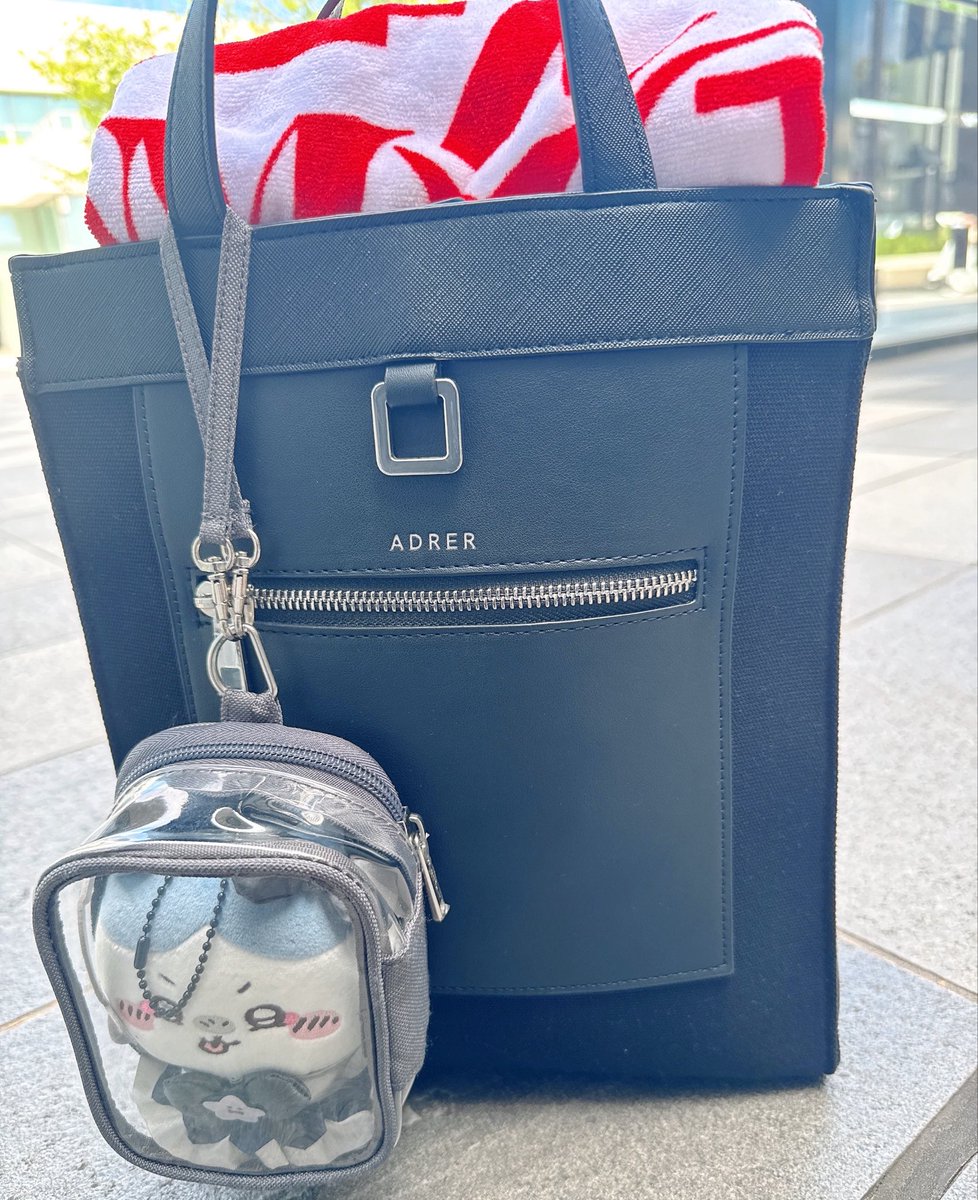 kango2720's tweet photo. 物販見てる https://t.co/WOonj9OmzS