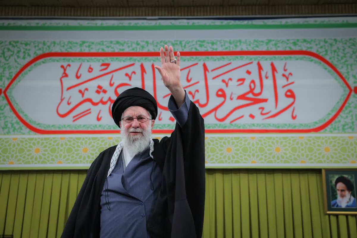 maedeh775324's tweet photo. آقاجان، دلم برایت تنگ شده، اما این دلتنگی، تنها نیست؛ این دلتنگی، قولِ ما برای ادامه دادنِ راهِ توست.
#ابر_رویداد_معاصر https://t.co/yROZdWZaUL