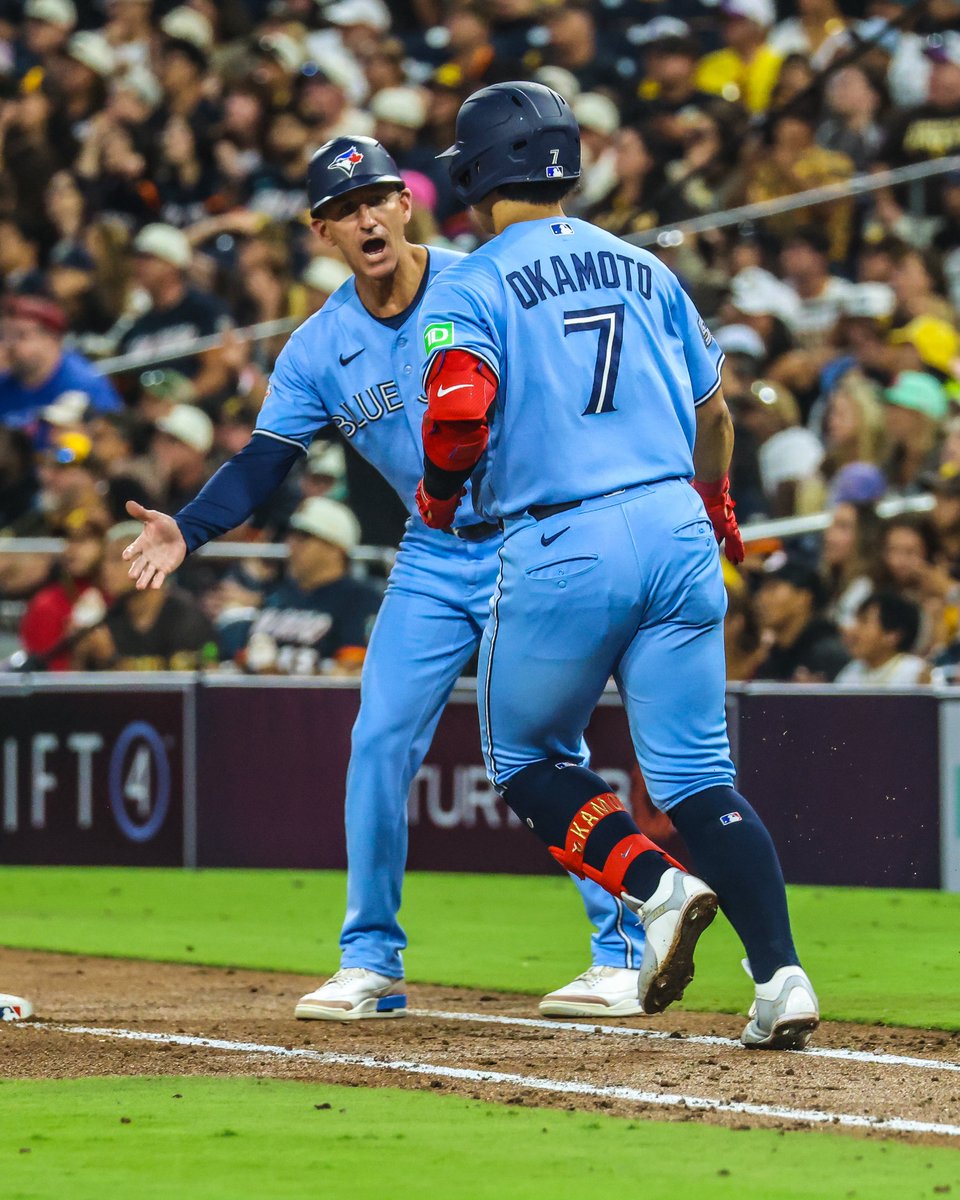 BlueJays's tweet photo. ホームランを打つのが大好きな岡本和真！ https://t.co/ble1G5YIVF
