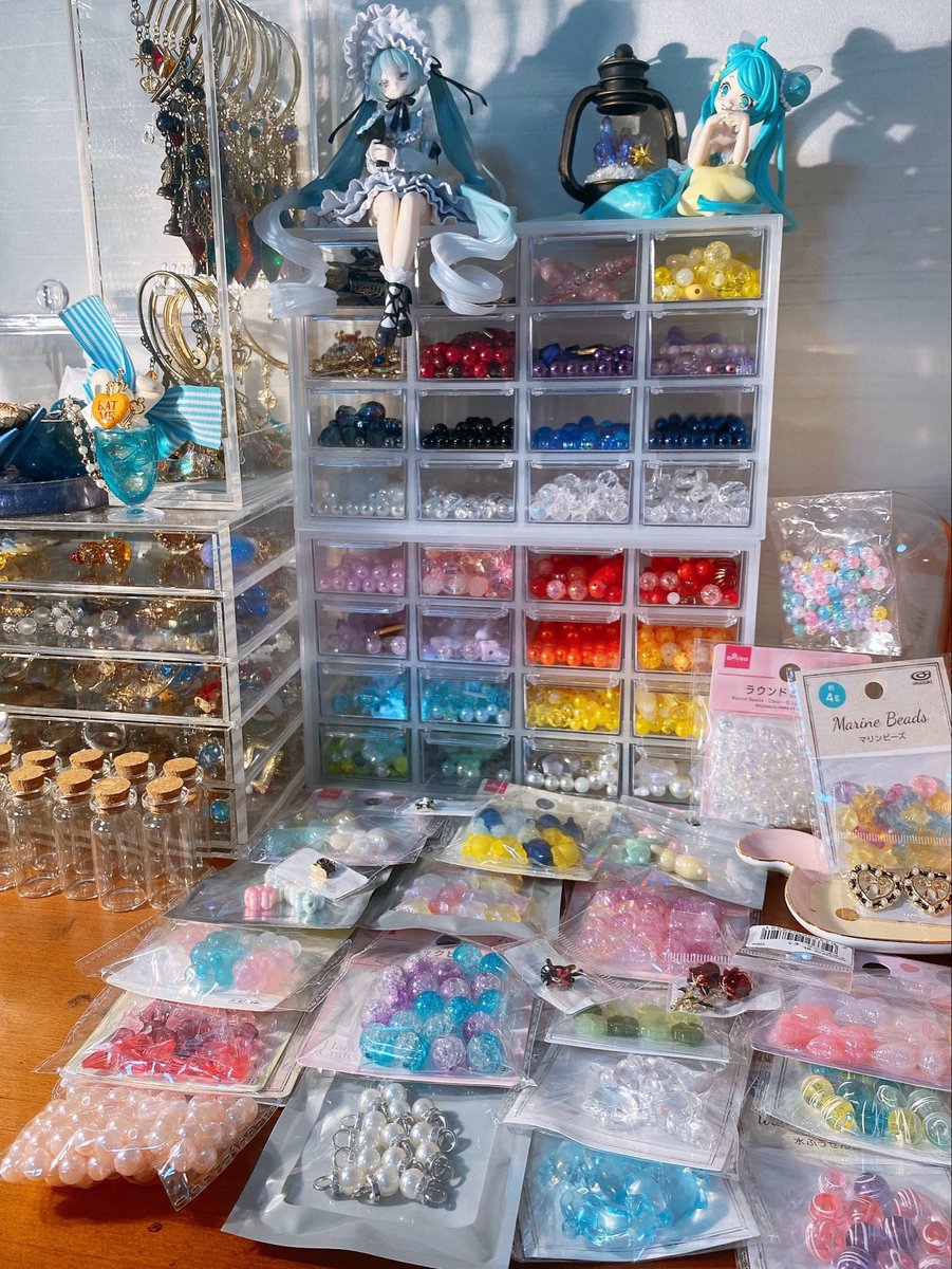 LittleAmulet's tweet photo. 今後のアクセサリー制作の参考に、欲しいアクセサリーの色や好みの金具の色、好きなモチーフをリプで教えてください🫶🏻
色んなビーズやパーツがあるので、気軽にコメントしてくださいね💭🤍 https://t.co/xxUuRuLMlT