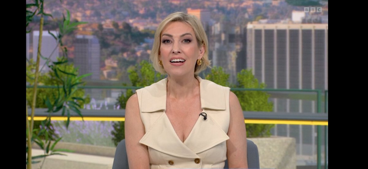 albie2009's tweet photo. Kelly Cates doing the business of fantastic hosting of @BBCSport @FIFAWorldCup quarter final match between #SPAvBEL as she is in majestic form for the summer ☀️ https://t.co/tfWRNu93F7